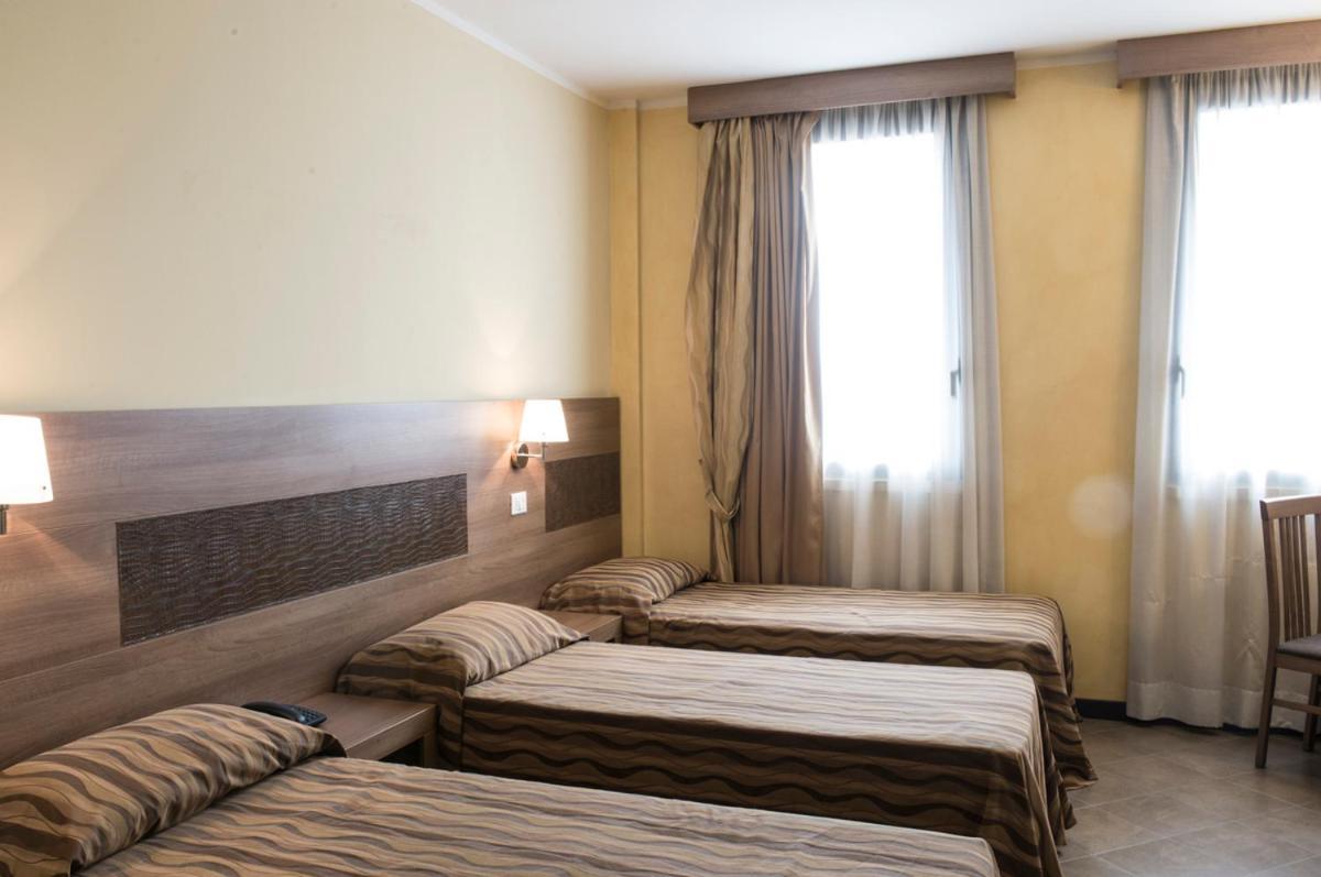Hotel Corte Business 카브리아고 외부 사진