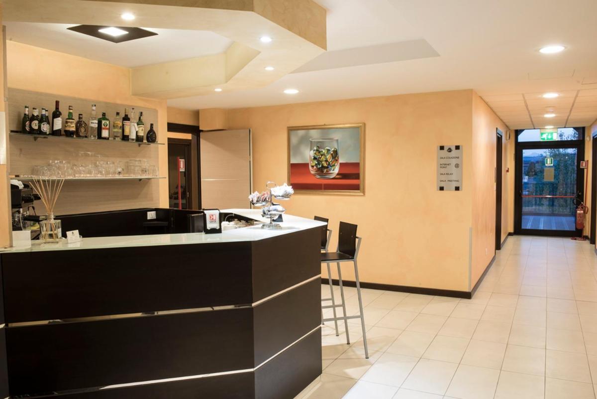 Hotel Corte Business 카브리아고 외부 사진