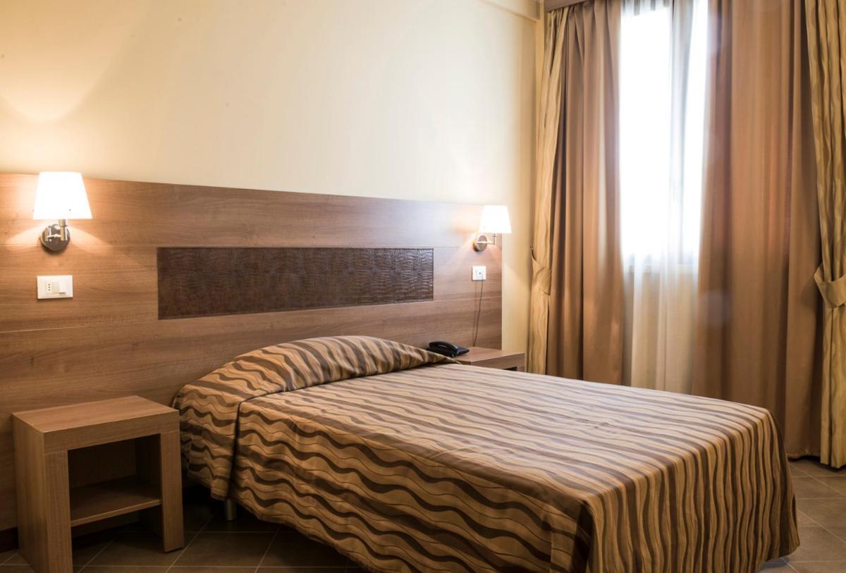 Hotel Corte Business 카브리아고 외부 사진