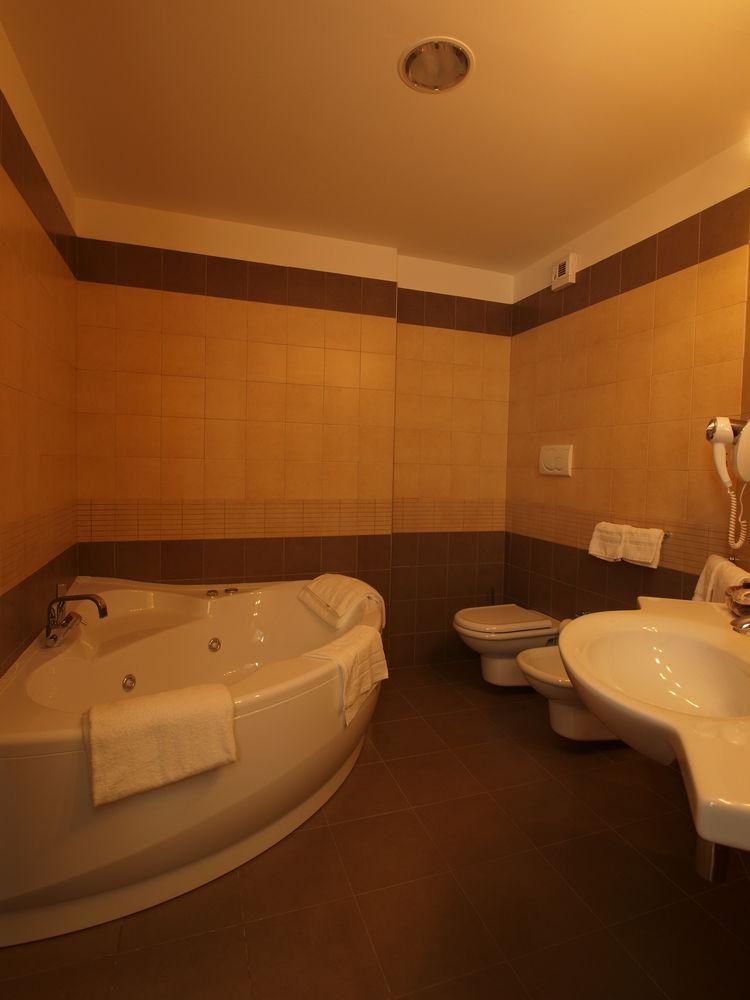 Hotel Corte Business 카브리아고 외부 사진