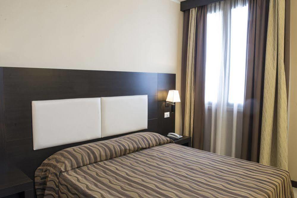 Hotel Corte Business 카브리아고 외부 사진