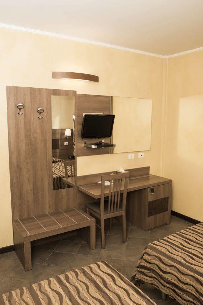 Hotel Corte Business 카브리아고 외부 사진